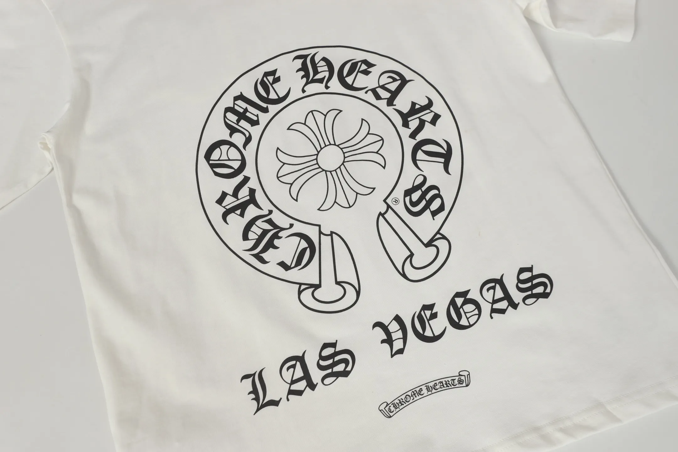 P140 2113 - Chrome Hearts/Chrome Hearts Hong Kong limited Sanskrit letter printed short-sleeved T-shirt - High weight, high density and high quality. The wool is soft, delicate and skin-friendly. It feels soft and silky. It has excellent warmth and skin-friendly properties. - Custom-woven and dyed, no color difference, no matter the fabric or workmanship details. Rolled over the ordinary version on the market -Colour: black white -Size: S M L XL